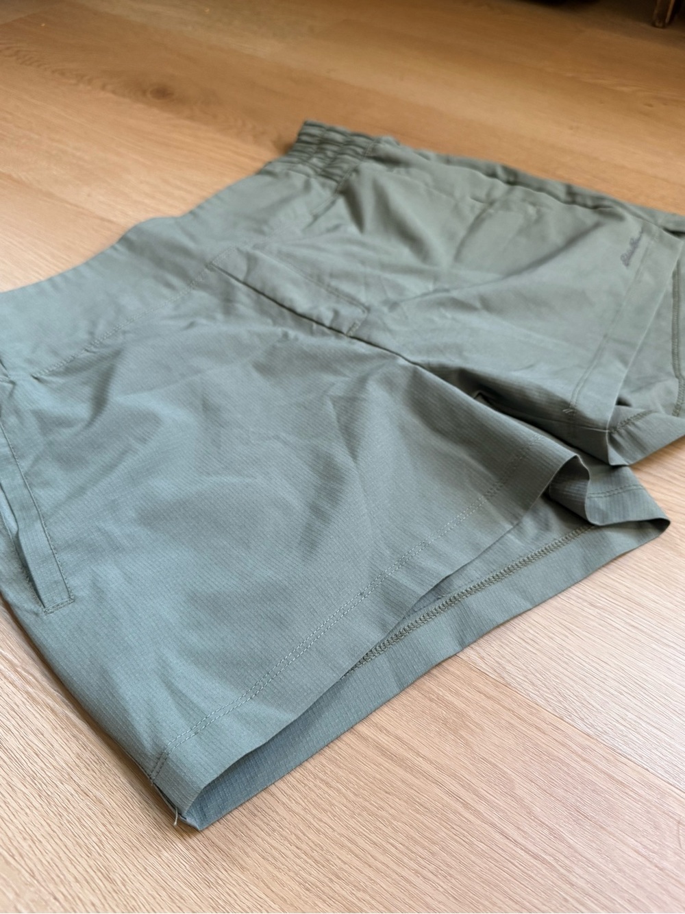Elastic-Waist Sage Green Women's Active Shorts